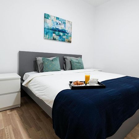 Gabi - Chic Apt With Parking Close To Veranda Mall Βουκουρέστι Εξωτερικό φωτογραφία