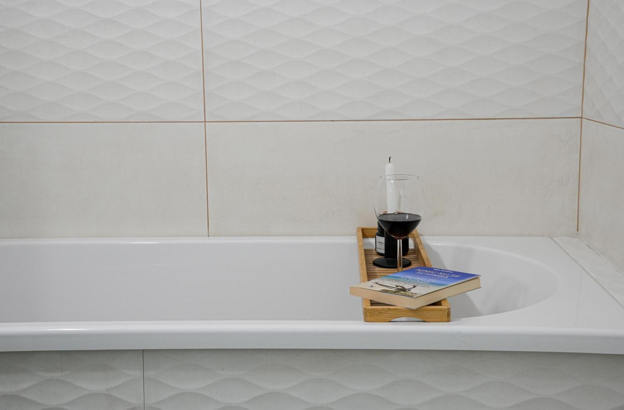 Gabi - Chic Apt With Parking Close To Veranda Mall Βουκουρέστι Εξωτερικό φωτογραφία